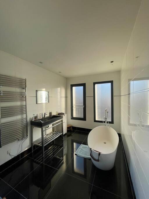 Villa Contemporaine, Jardin Mediterraneen Et Piscine Privee Saint-Jean-Pla-de-Corts Ngoại thất bức ảnh